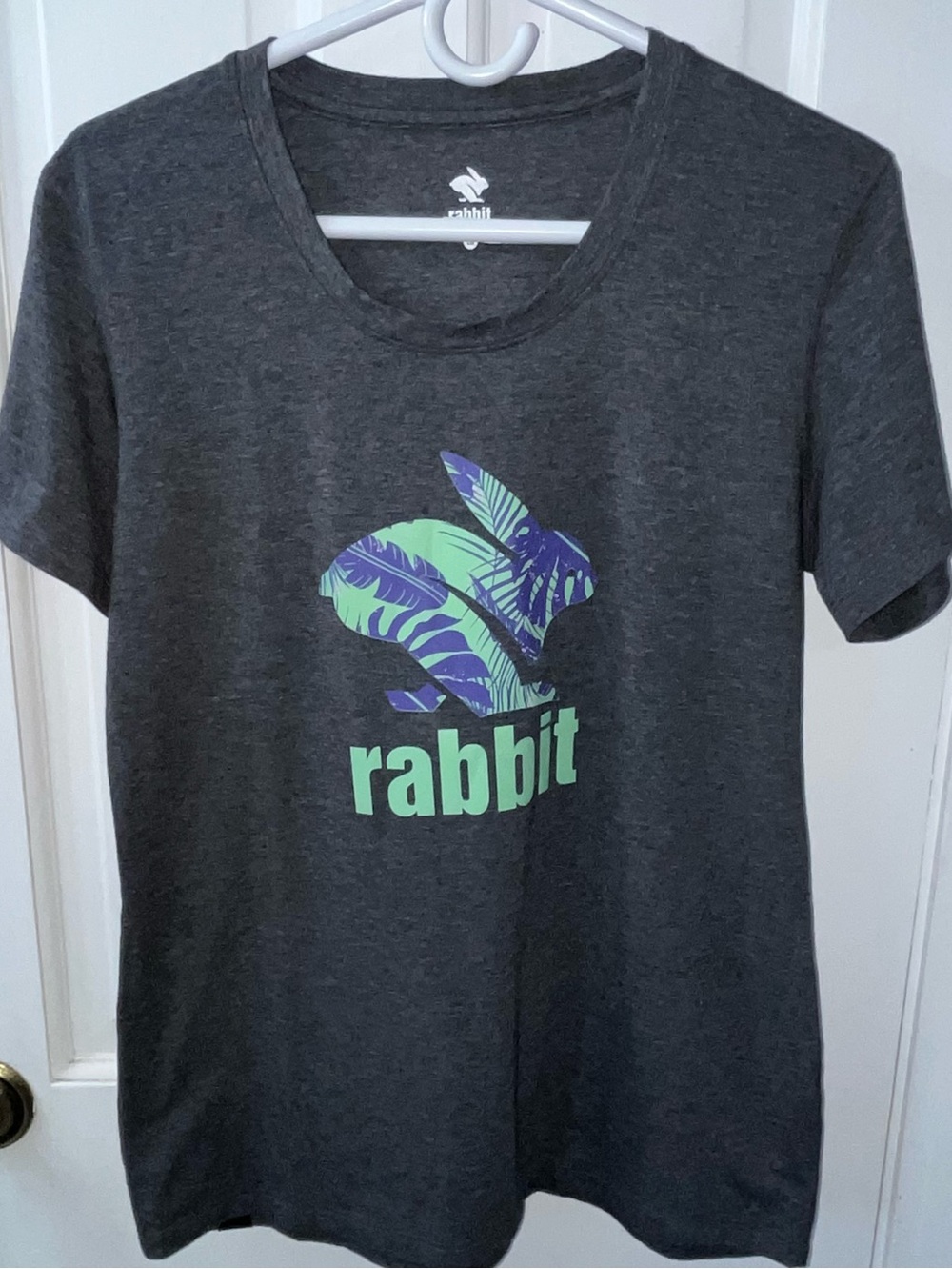 Rabbit EZ Tee Womens Large Gray Tropical Palm Leaf Running Graphic Shirt LG